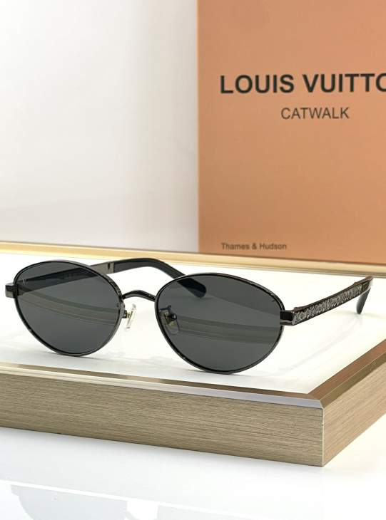 Picture of Louis Vuitton Sunglasses _SKUfw76512810fw